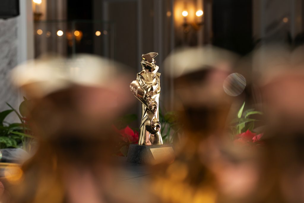 Статуэтки «Золотой Трезини» на церемонии награждения-2020